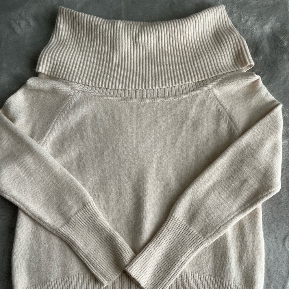 M BOUTIQUE OFF THE SHOULDER KNIT SWEATER